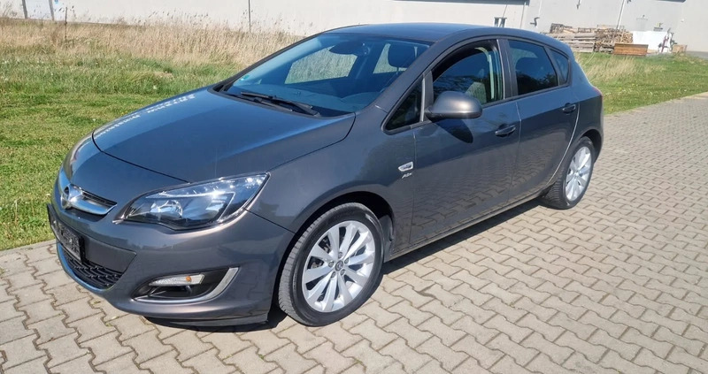 Opel Astra cena 32900 przebieg: 128444, rok produkcji 2013 z Gniezno małe 466